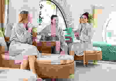 Image-Caption-8-3